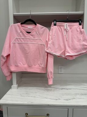 Pink Lily small pink Pullover Sweatshirt & Drawstring Shorts Set.  Like new